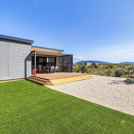 Gorgeous In With Kitchen Holiday home *