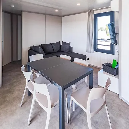 Casa vacanze In With Heated Swimming Pool Olonzac