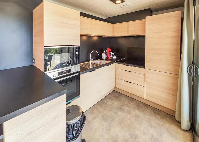 Gorgeous In With Kitchen