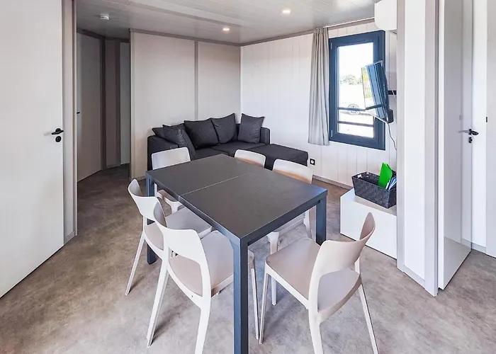 بيت للعطل Gorgeous In With Kitchen Olonzac